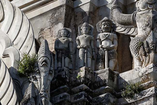 Wat Ratchaburana-059